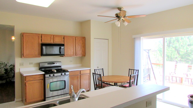 2072 Grovetown Dr, Bartlett, IL 60103 photo 17