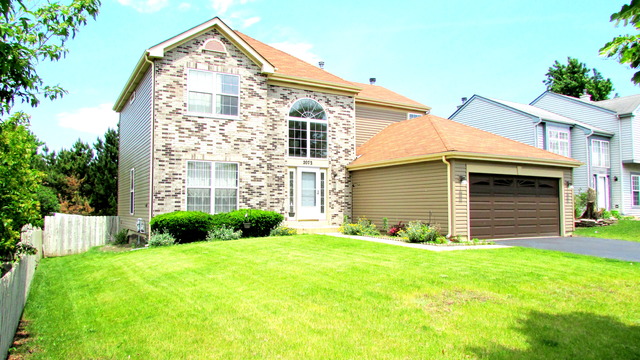 2072 Grovetown Dr, Bartlett, IL 60103 photo 1