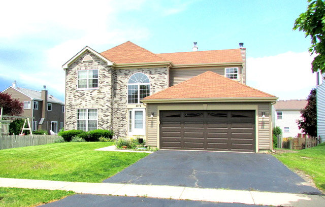2072 Grovetown Dr, Bartlett, IL 60103 photo 2