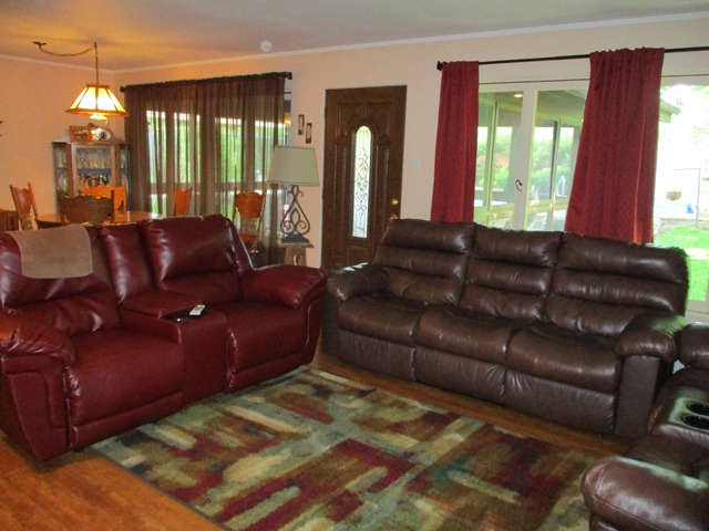 1516 11th St, Peru, IL 61354 photo 2