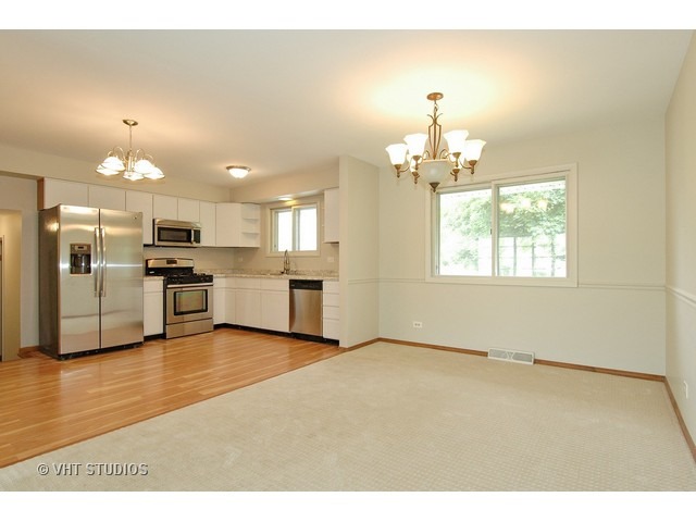 3575 Winston Dr, Hoffman Estates, IL 60192 photo 8