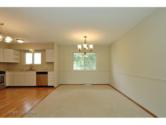3575 Winston Dr, Hoffman Estates, IL 60192 photo 5