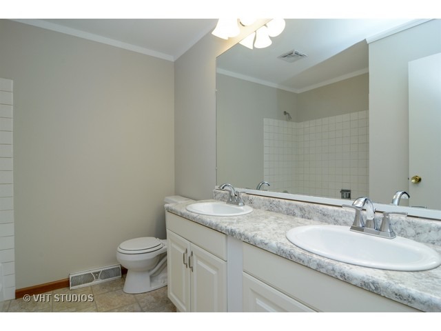 3575 Winston Dr, Hoffman Estates, IL 60192 photo 17