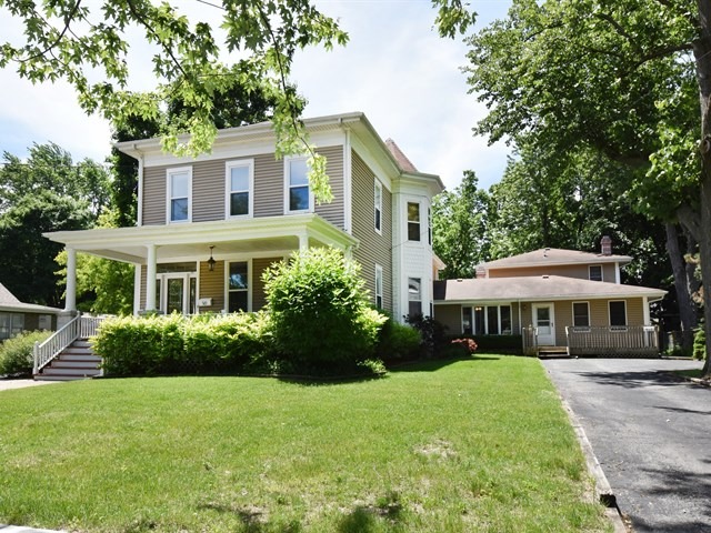 519 E 10th St, Lockport, IL 60441 photo 1
