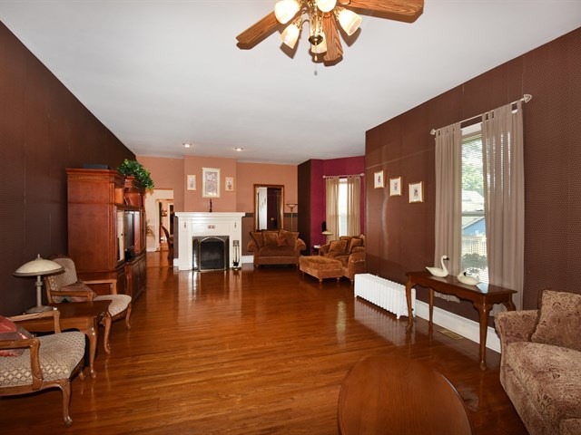 519 E 10th St, Lockport, IL 60441 photo 6