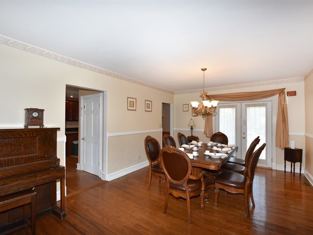 519 E 10th St, Lockport, IL 60441 photo 7