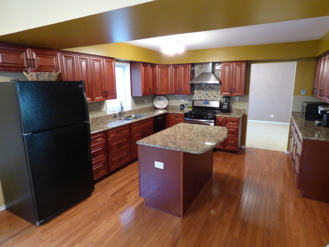 936 Hillside Ct, Bartlett, IL 60103 photo 3