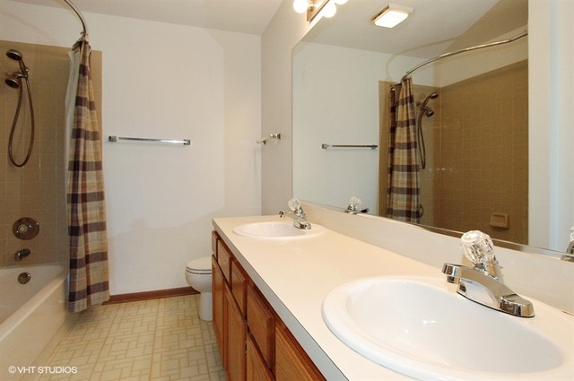 1243 Hathaway Cir, Elgin, IL 60120 photo 7