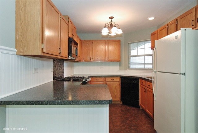 1243 Hathaway Cir, Elgin, IL 60120 photo 4