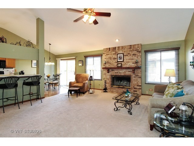 1171 Sawmill Ln, Algonquin, IL 60102 photo 3
