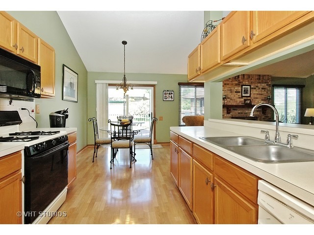 1171 Sawmill Ln, Algonquin, IL 60102 photo 5