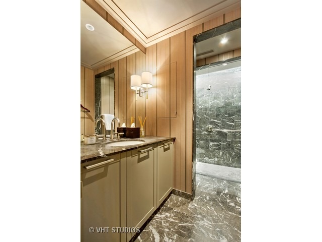 159 E Walton Pl #12A, Chicago, IL 60611 photo 20