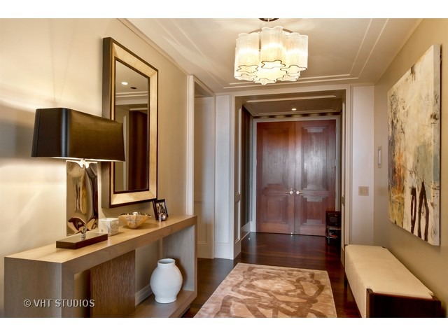 159 E Walton Pl #12A, Chicago, IL 60611 photo 2