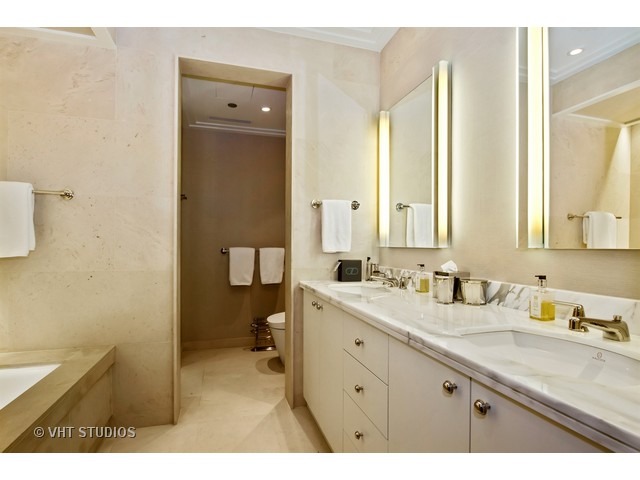 159 E Walton Pl #12A, Chicago, IL 60611 photo 16