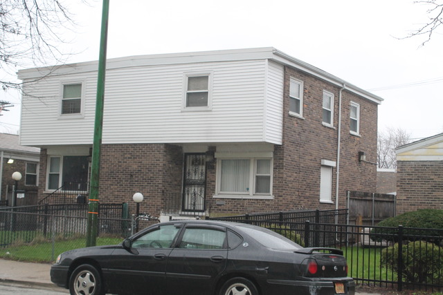 319 W Root St, Chicago, IL 60609 photo 1