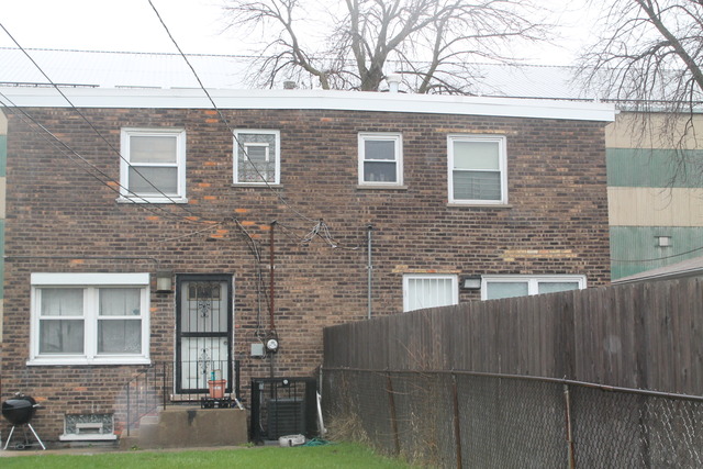 319 W Root St, Chicago, IL 60609 photo 2