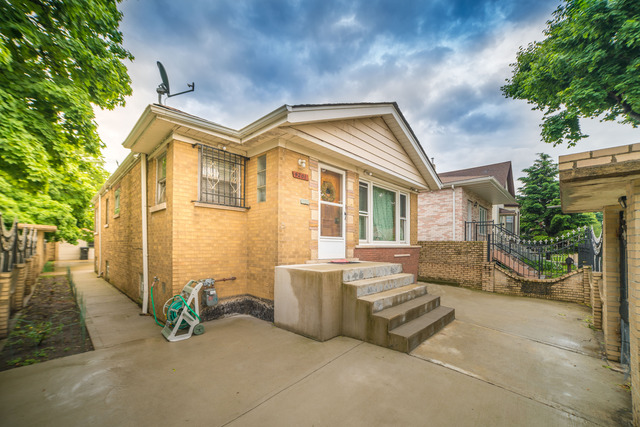 4201 S Artesian Ave, Chicago, IL 60632 photo 1
