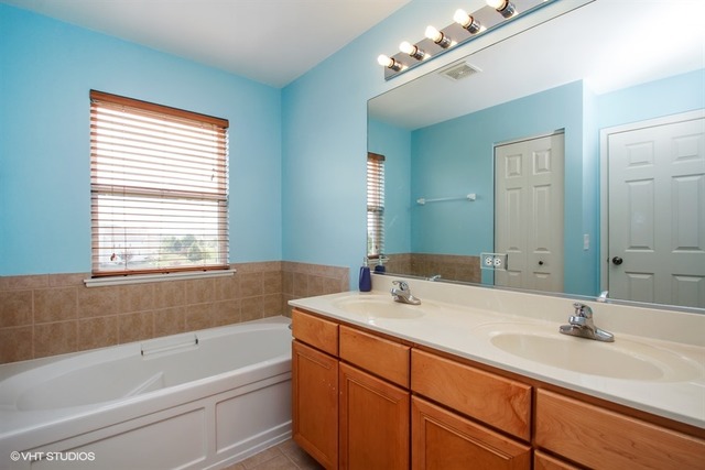 2260 S Raymond Rd, Round Lake, IL 60073 photo 11