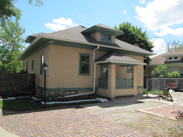 636 Villa St, Elgin, IL 60120 photo 5