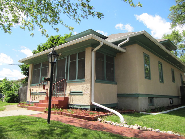 636 Villa St, Elgin, IL 60120 photo 2