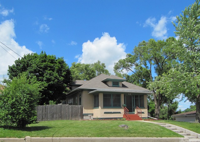 636 Villa St, Elgin, IL 60120 photo 1