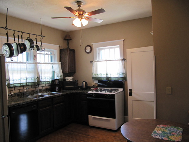 636 Villa St, Elgin, IL 60120 photo 10