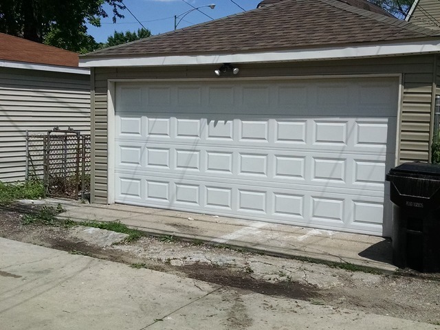 2003 E 93rd St, Chicago, IL 60617 photo 2