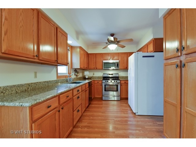 3077 Barnstable Ct, Aurora, IL 60504 photo 4