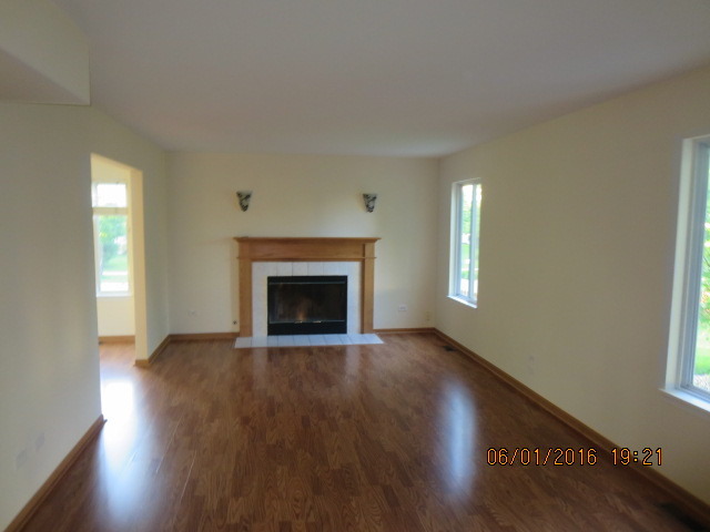 2776 Yellowstone Dr, Aurora, IL 60503 photo 4