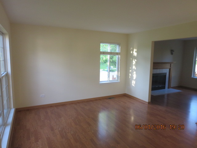2776 Yellowstone Dr, Aurora, IL 60503 photo 3