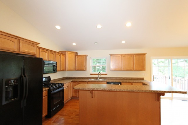808 Annabelle St, Mchenry, IL 60051 photo 4