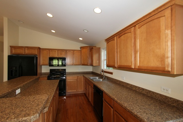 808 Annabelle St, Mchenry, IL 60051 photo 3