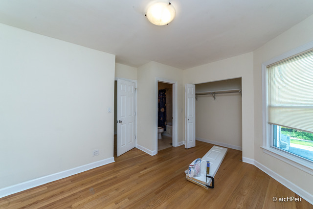 2463 E 74th Pl, Chicago, IL 60649 photo 9