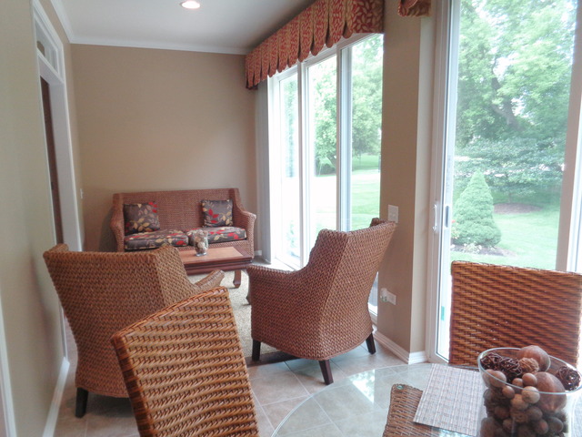 719 Tahoe Trl, Elgin, IL 60124 photo 9