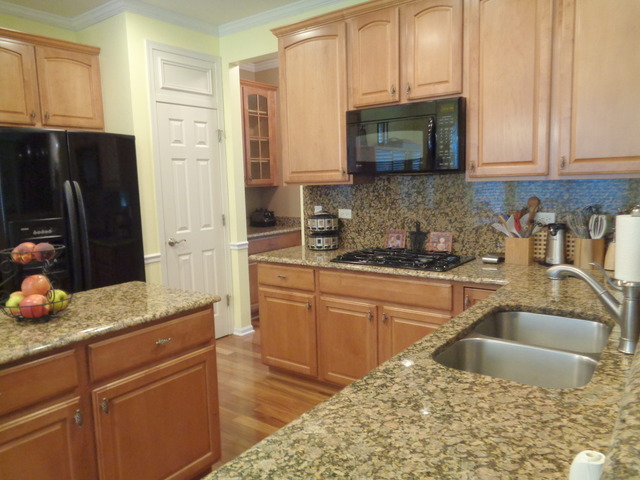 719 Tahoe Trl, Elgin, IL 60124 photo 10