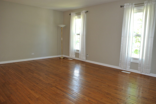 4598 Mumford Dr, Hoffman Estates, IL 60192 photo 6