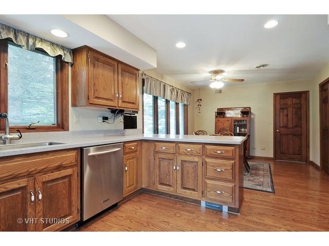 24452 W Davids Ct, Naperville, IL 60564 photo 8