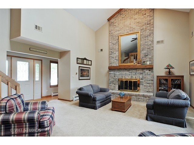 24452 W Davids Ct, Naperville, IL 60564 photo 2