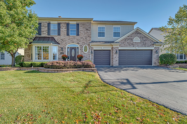1415 Whitefence Rd, Bartlett, IL 60103 photo 1