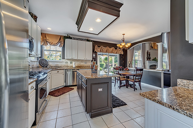 1415 Whitefence Rd, Bartlett, IL 60103 photo 8