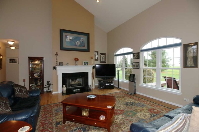 6715 Burning Tree Cir, Mchenry, IL 60050 photo 2