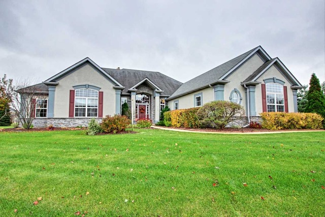 6715 Burning Tree Cir, Mchenry, IL 60050 photo 1