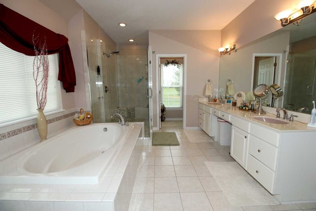 6715 Burning Tree Cir, Mchenry, IL 60050 photo 13