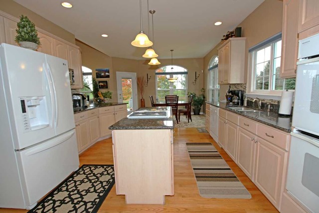 6715 Burning Tree Cir, Mchenry, IL 60050 photo 9