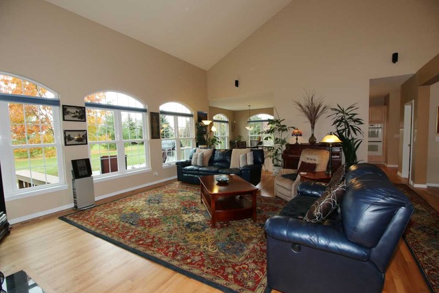6715 Burning Tree Cir, Mchenry, IL 60050 photo 3
