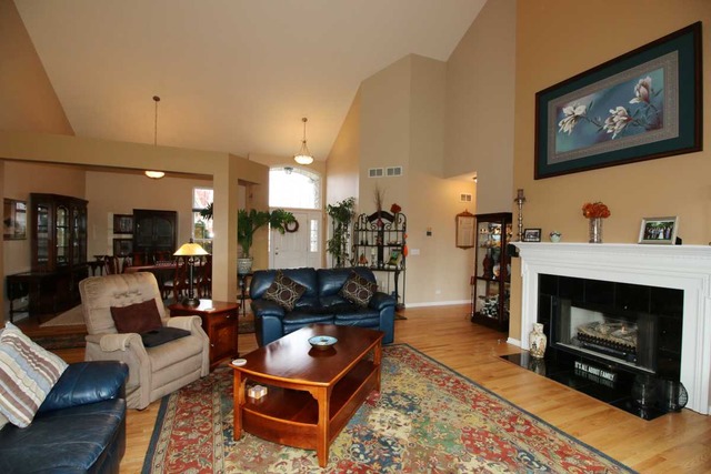 6715 Burning Tree Cir, Mchenry, IL 60050 photo 4