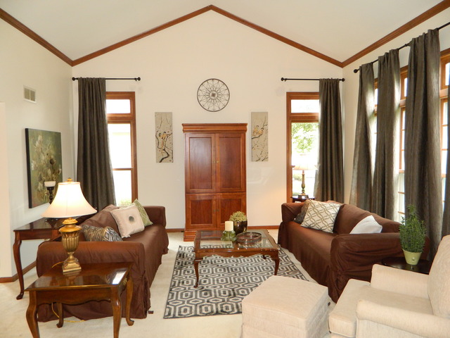 790 Harmon Blvd, Hoffman Estates, IL 60169 photo 4