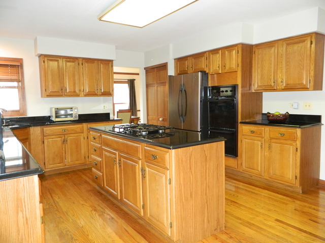 790 Harmon Blvd, Hoffman Estates, IL 60169 photo 9