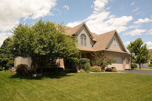 13300 Skyline Dr, Plainfield, IL 60585 photo 2