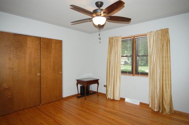 125 S Jane Dr, Elgin, IL 60123 photo 9